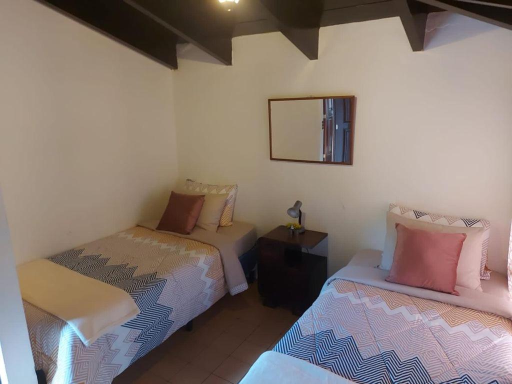 Villas Santa Ana-Ricardo アンティグア・グアテマラ エクステリア 写真