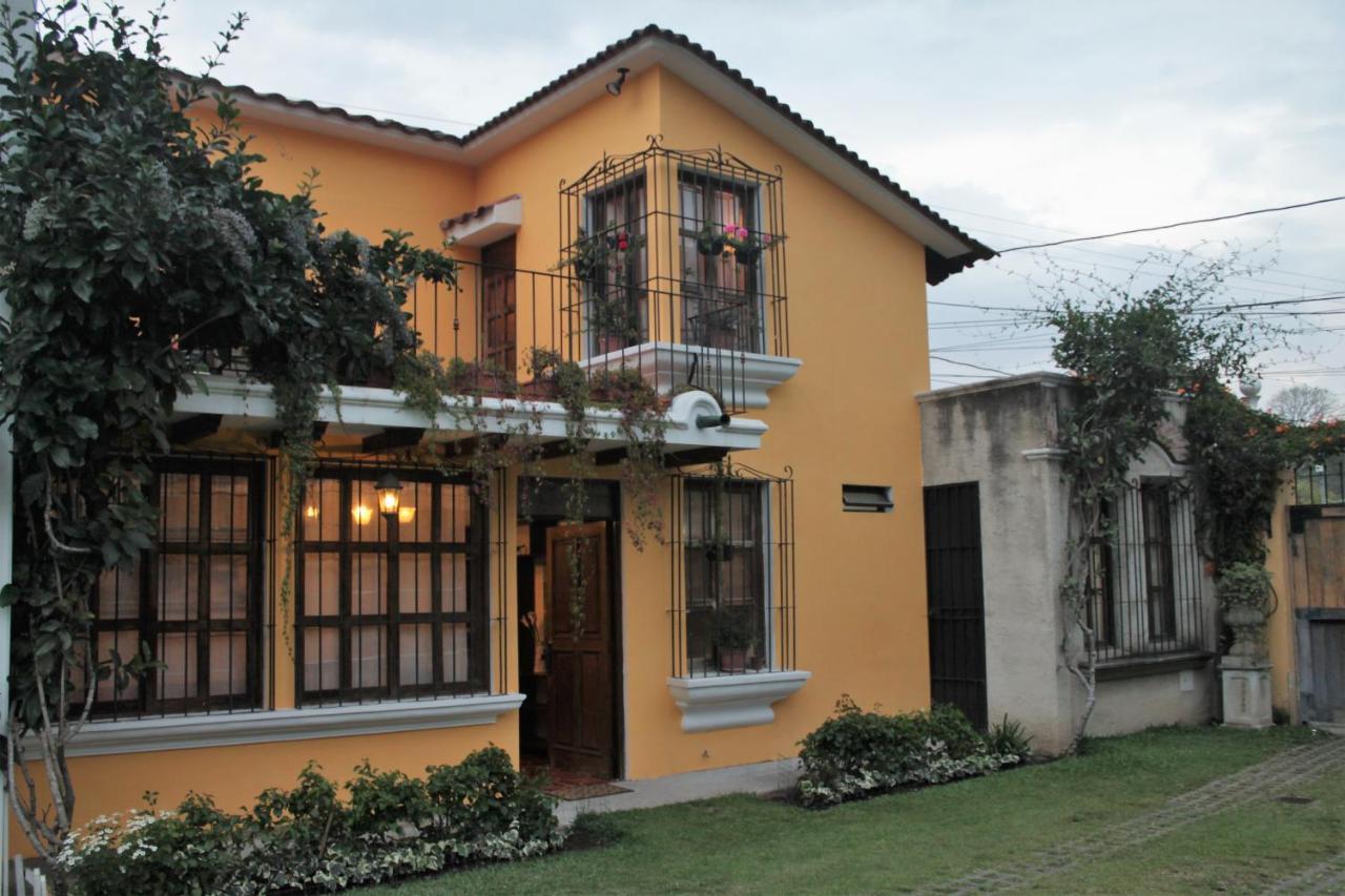 Villas Santa Ana-Ricardo アンティグア・グアテマラ エクステリア 写真