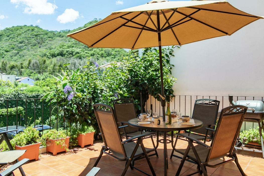 Villas Santa Ana-Ricardo アンティグア・グアテマラ エクステリア 写真