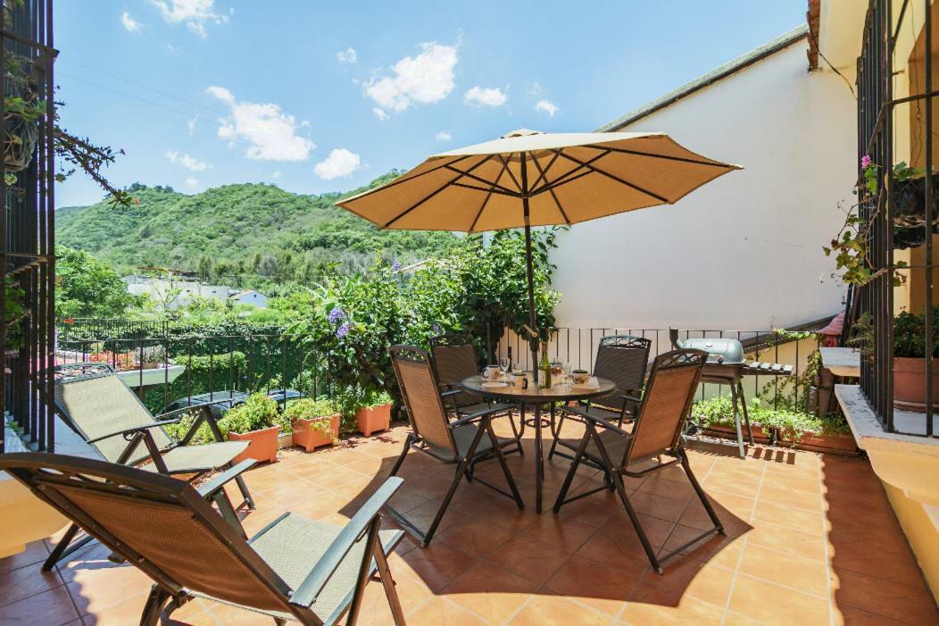Villas Santa Ana-Ricardo アンティグア・グアテマラ エクステリア 写真
