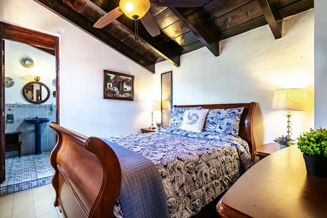 Villas Santa Ana-Ricardo アンティグア・グアテマラ エクステリア 写真